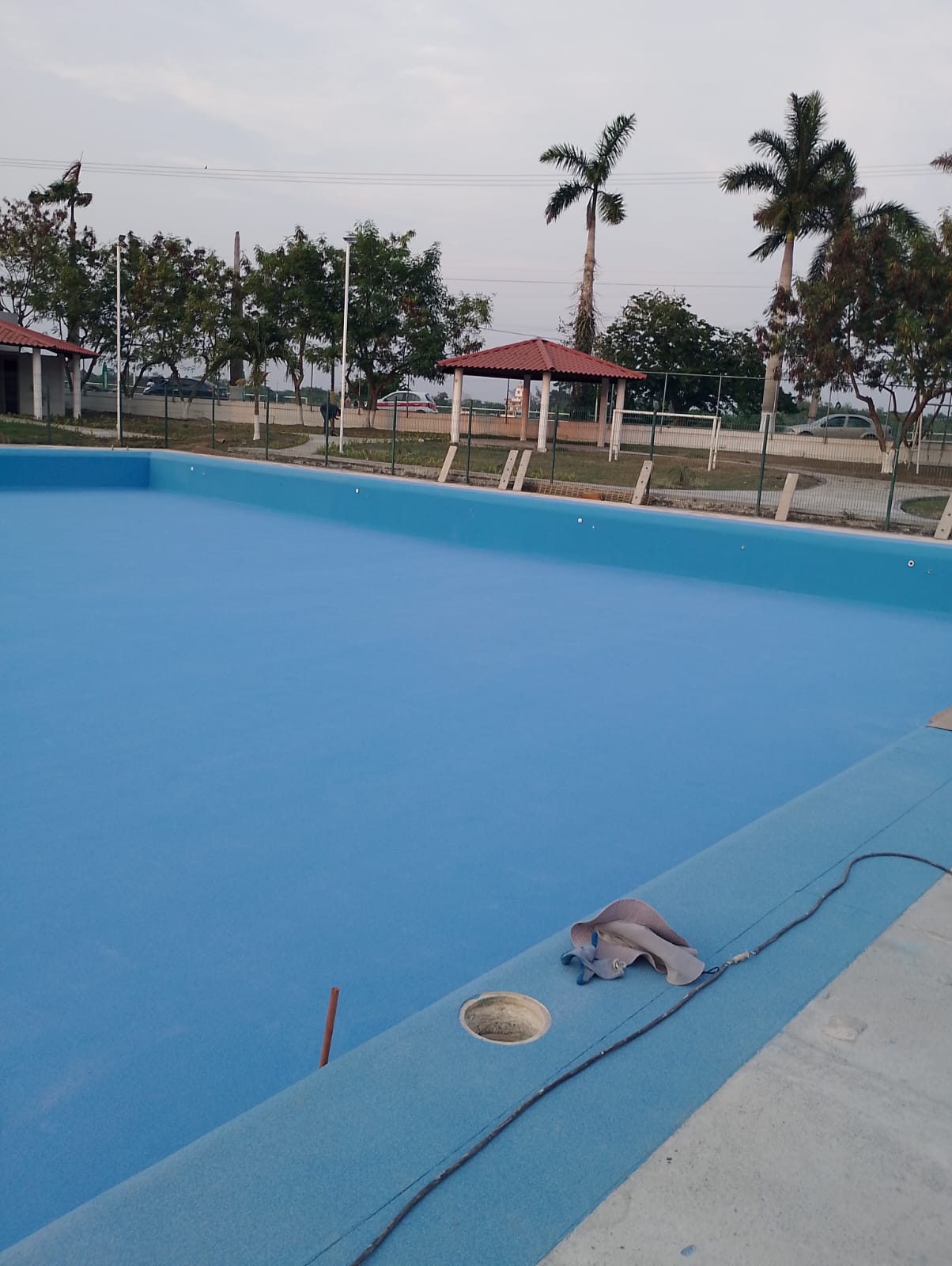 KIT TODO INCLUIDO ARENA DE CUARZO 5M2 COLOR AZUL ULTRAMAR